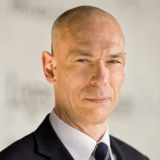 Dr. Karsten Schumann
