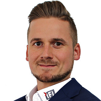 Stellvertretender Leiter Aus- und Weiterbildung am IFI Andreas Giglberger Stellvertretender Leiter Aus- und Weiterbildung am IFI Andreas Giglberger